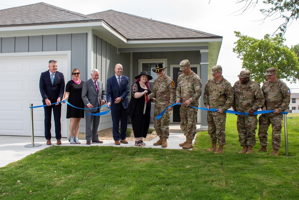 Cavalry Family Housing hands over keys to new home