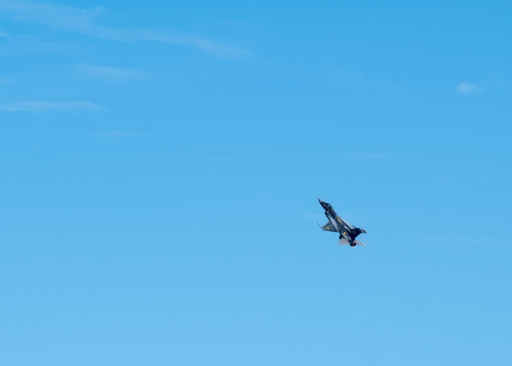 F-16 Viper Demonstration Team Practice