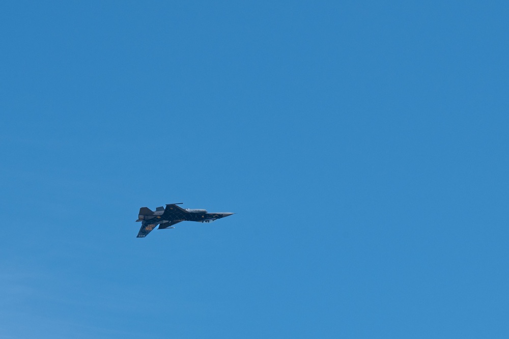 F-16 Viper Demonstration Team Practice