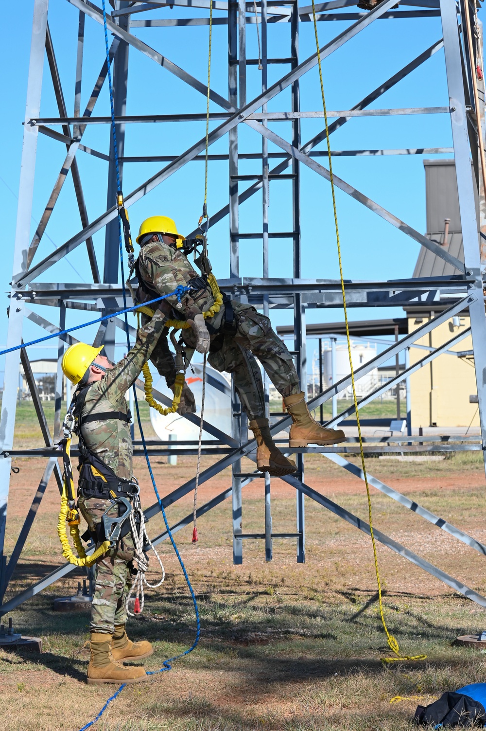 364th Training Squadron: telecommunications cable and antennas course