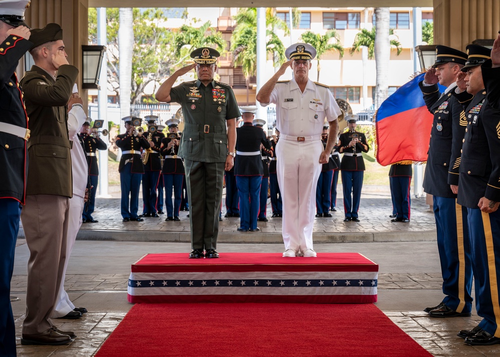 USINDOPACOM welcomes Armed Forces of the Philippines Chief of Staff