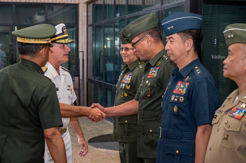 USINDOPACOM welcomes Armed Forces of the Philippines Chief of Staff