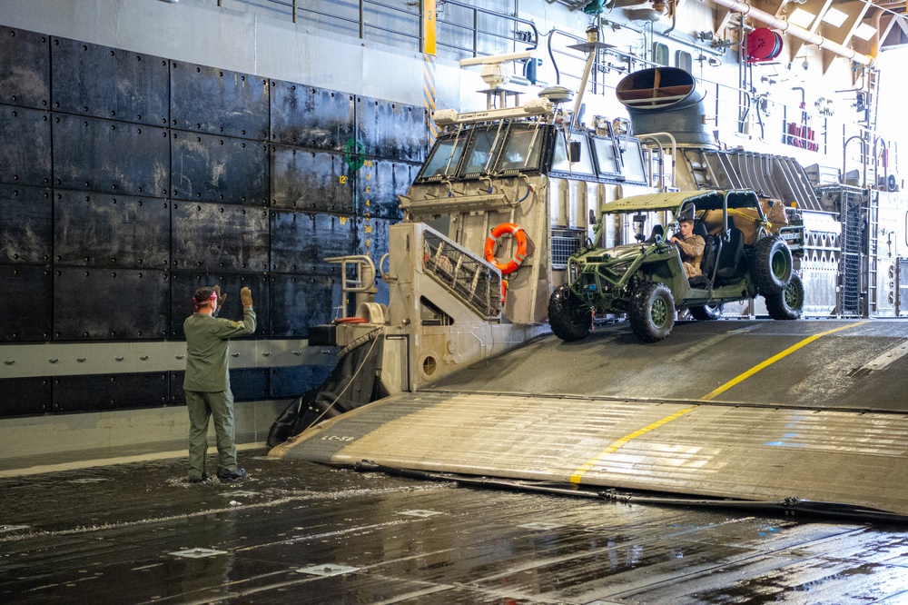 15th MEU embarks aboard ACU 5