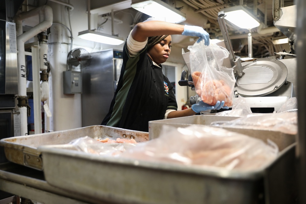 Feeding CVN 71