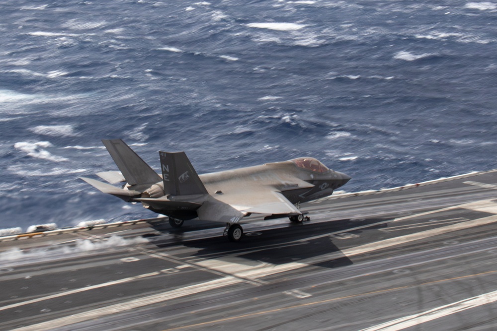 USS Carl Vinson (CVN 70) Conducts Flight Operations