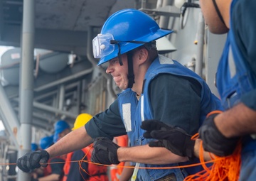 USS Antietam (CG 54) Receives Fuel From the USNS Yukon (T-AO 202)