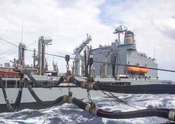 USS Antietam (CG 54) Receives Fuel From the USNS Yukon (T-AO 202)