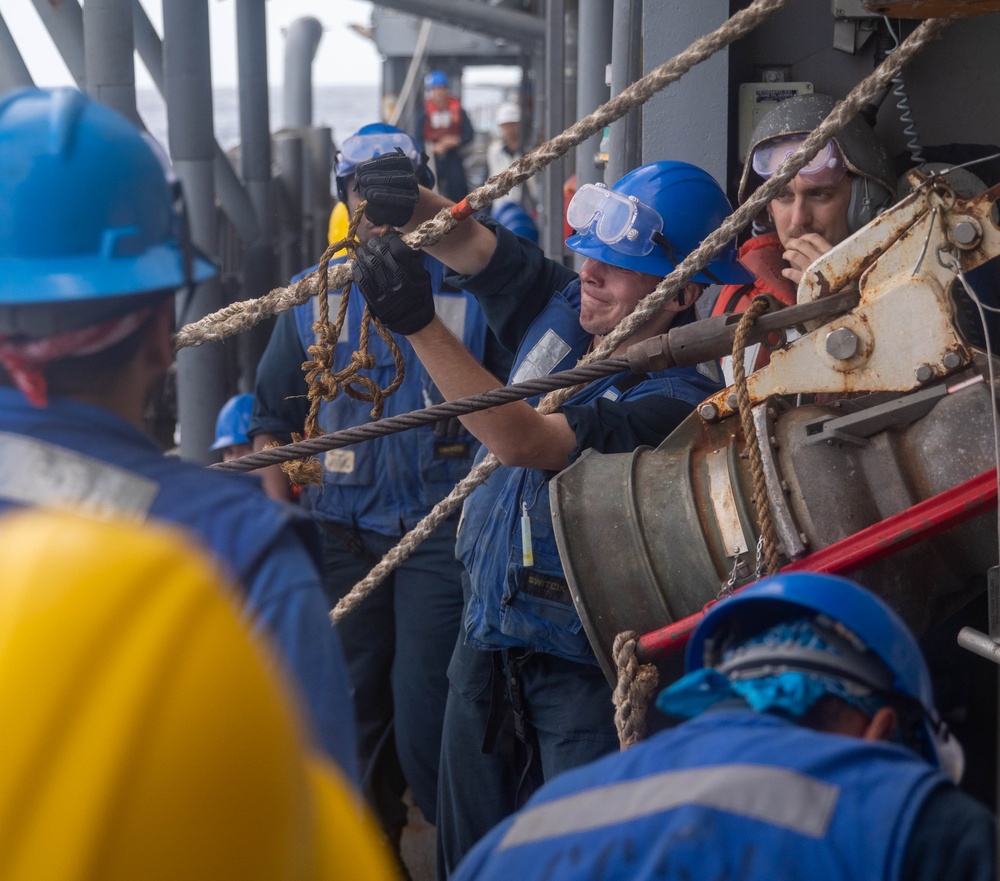 USS Antietam (CG 54) Receives Fuel From the USNS Yukon (T-AO 202)