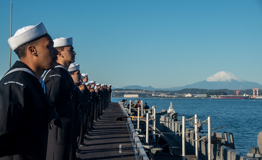 USS Ronald Reagan (CVN 76) returns to Yokosuka, Japan