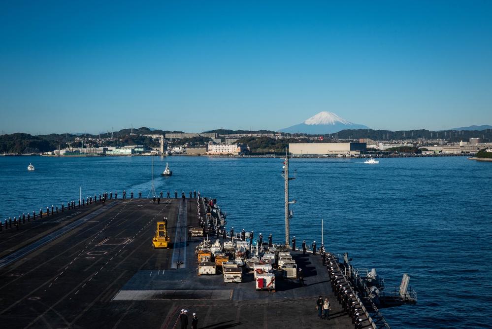 USS Ronald Reagan (CVN 76) returns to Yokosuka, Japan