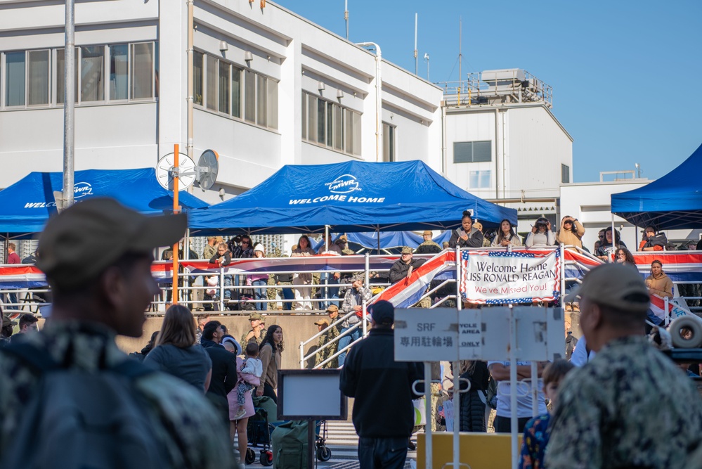 USS Ronald Reagan (CVN 76) returns to Yokosuka, Japan