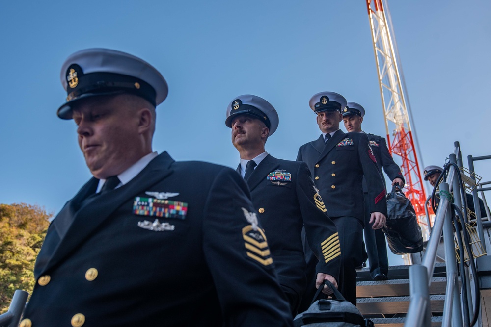 USS Ronald Reagan (CVN 76) returns to Yokosuka, Japan