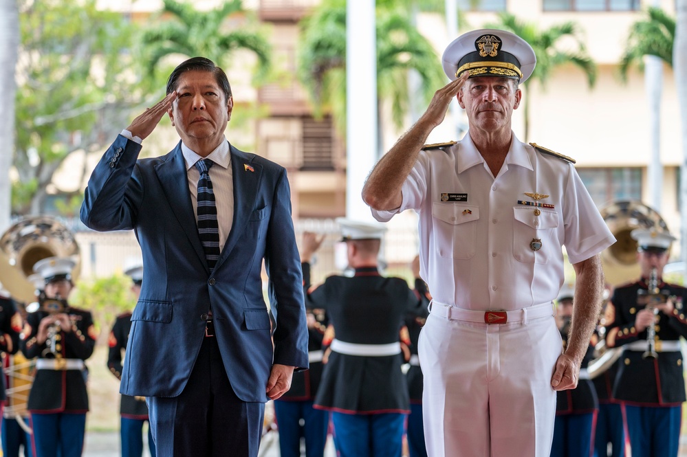 Philippine President R. Marcos Jr. tours USINDOPACOM and JBPHH