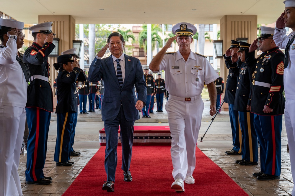 Philippine President R. Marcos Jr. tours USINDOPACOM and JBPHH