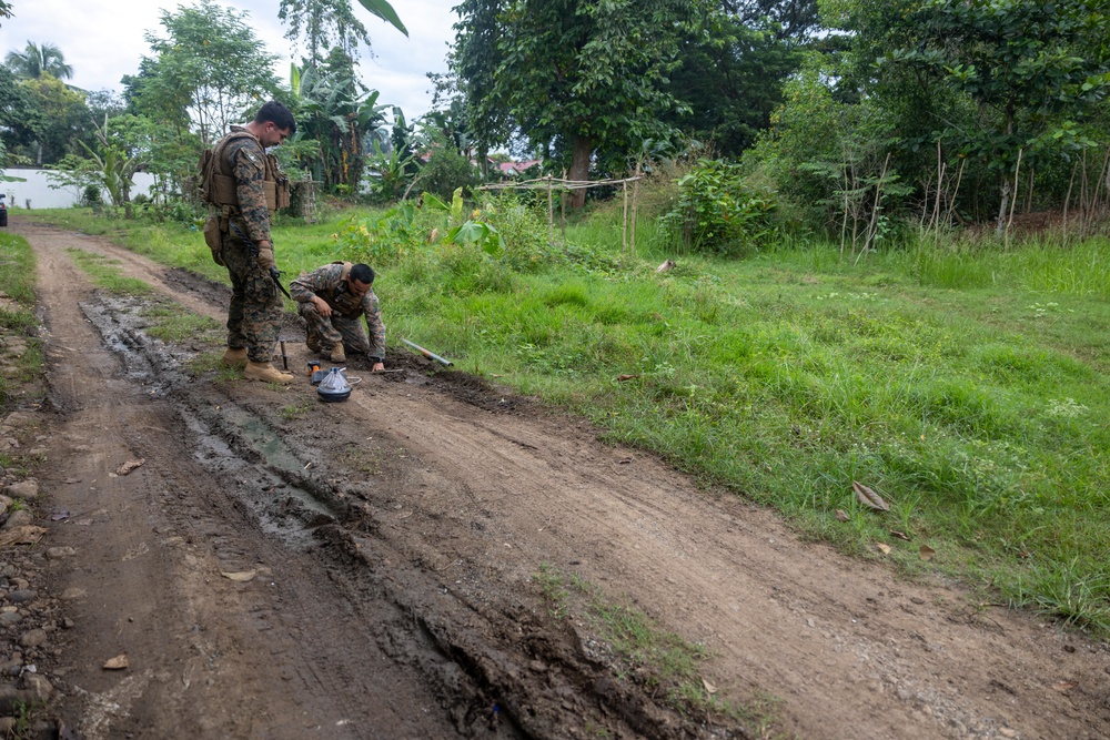 KAMANDAG 7: MRF-SEA, Philippine Marines conduct EOD scenarios