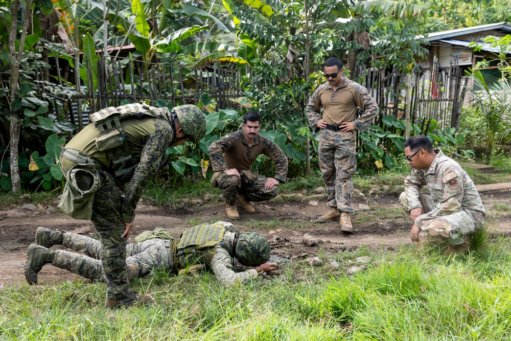 KAMANDAG 7: MRF-SEA, Philippine Marines conduct EOD scenarios