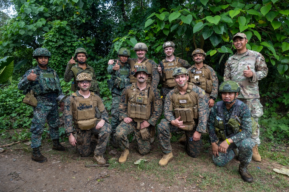 KAMANDAG 7: MRF-SEA, Philippine Marines conduct EOD scenarios