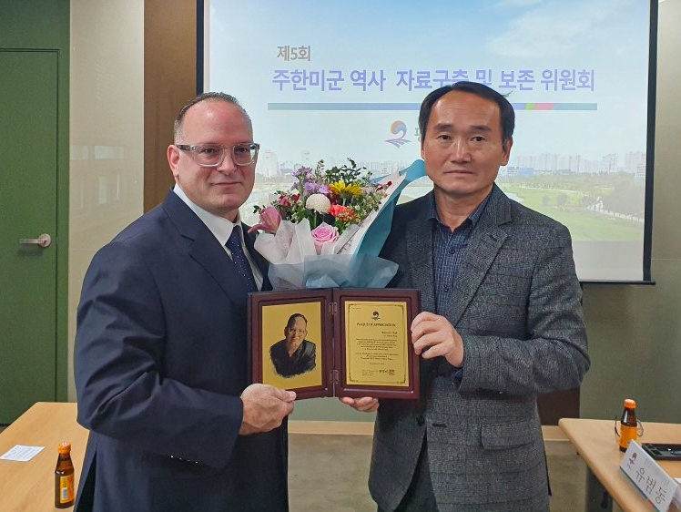 Osan historian named best in DAF