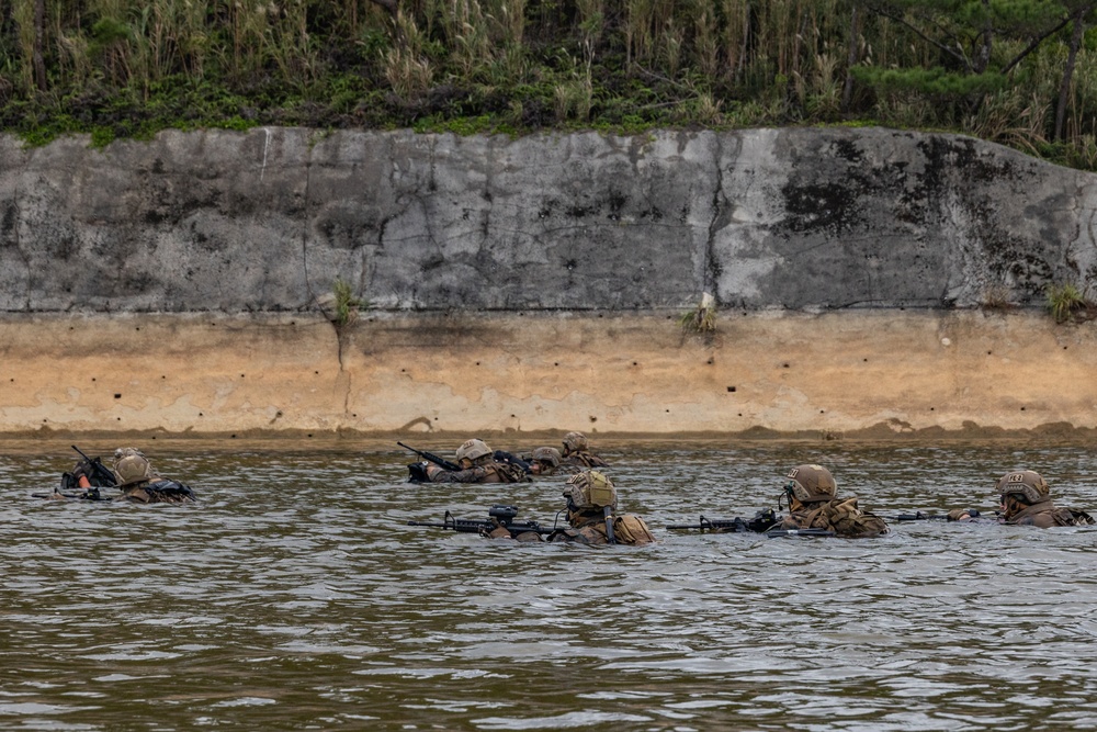 31st MEU Maritime Raid Force Conducts Amphibious Raid Exercise