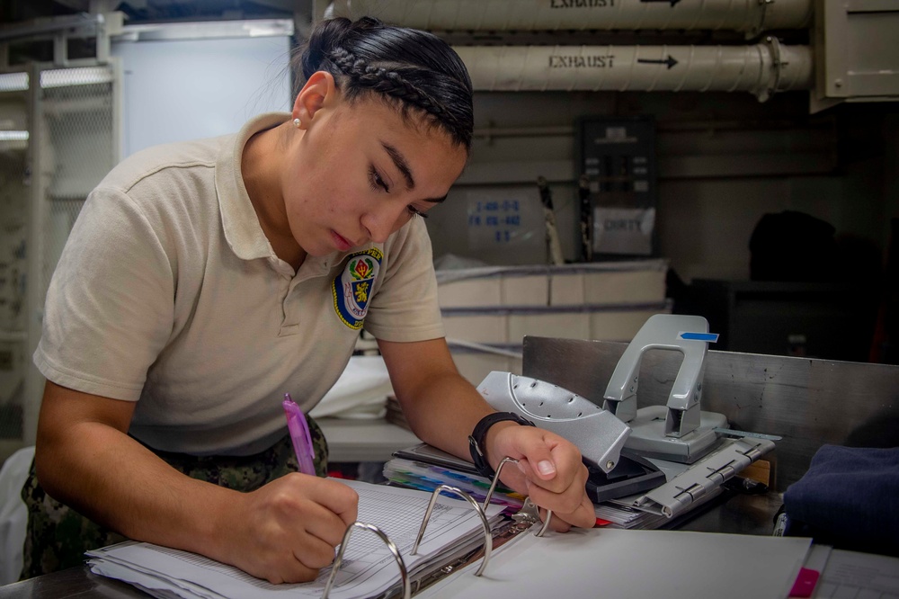 USS Hopper (DDG 70) Sailors Perform Laundry Duties in the Pacific Ocean