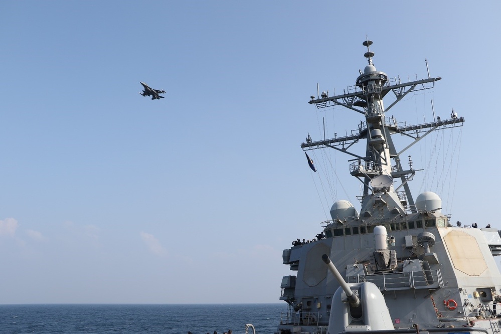 USS Stethem Conducts Flight Operations