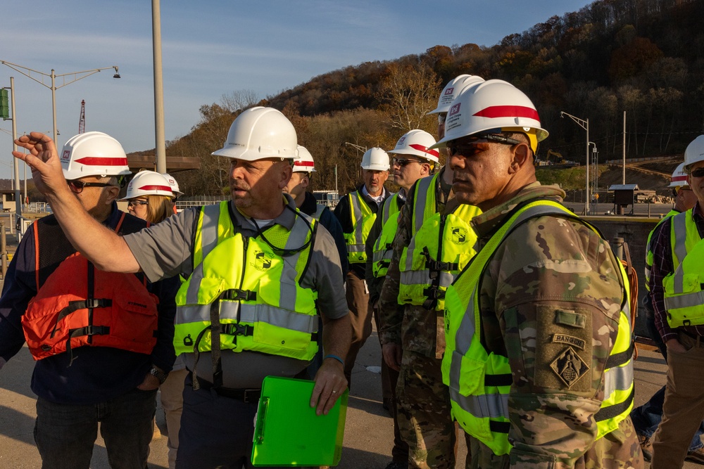 Engineer commander for Great Lakes and Ohio River Division visits Pittsburgh District