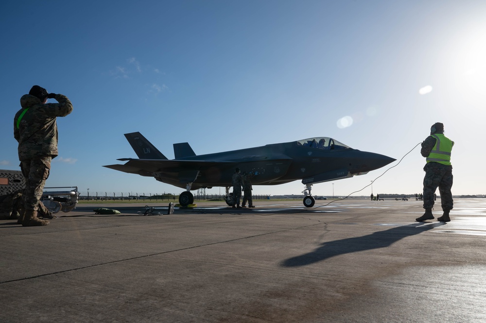 435th CRS Hot Pit Training