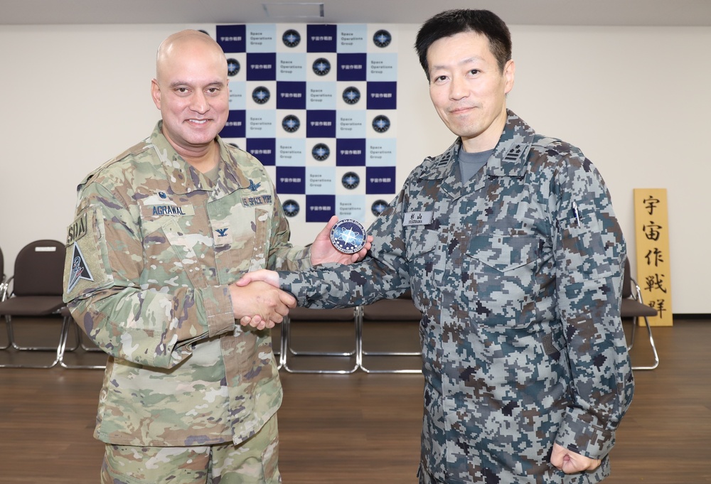 DVIDS – ニュース – 米宇宙軍 DEL 2 司令官 日本訪問、関係強化
