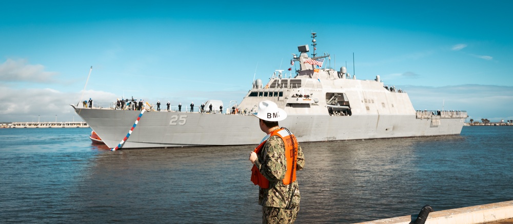 USS MARINETTE (LCS 25) Arrives in Mayport