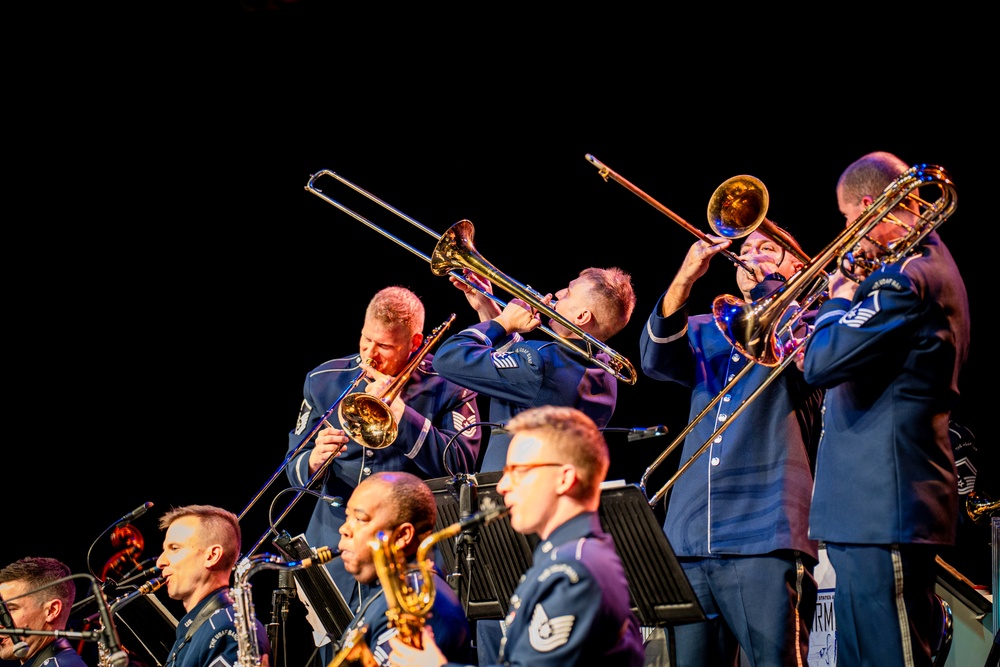377 ABW commander speaks at Airmen of Note concert