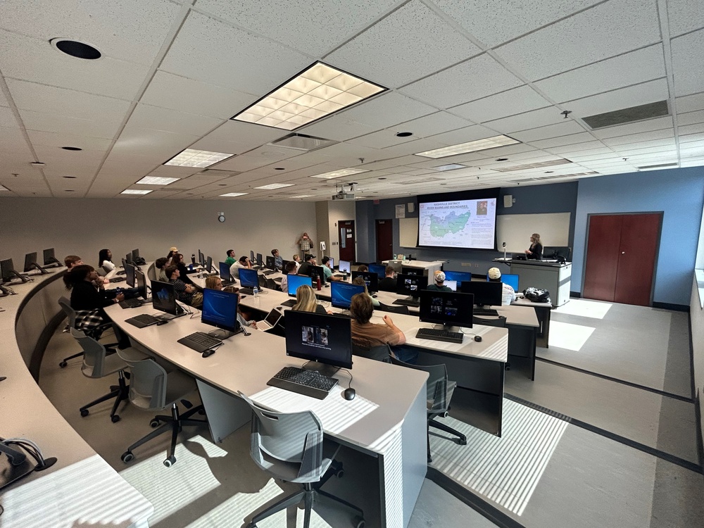 Real Estate Division Members Visit Middle Tennessee State University