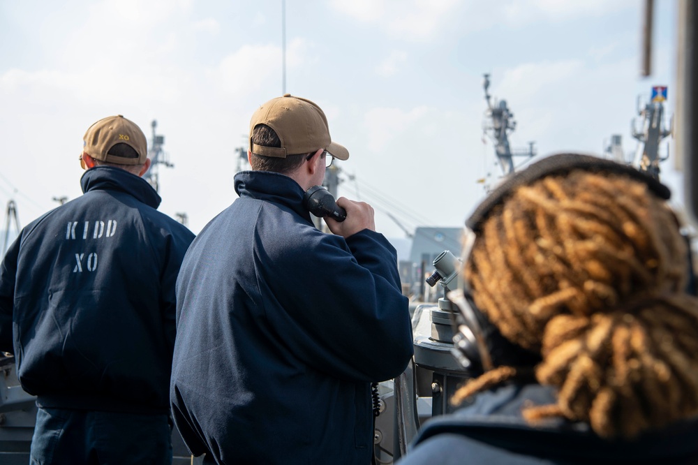 USS Kidd (DDG 100) Performs RAS With USNS Yukon