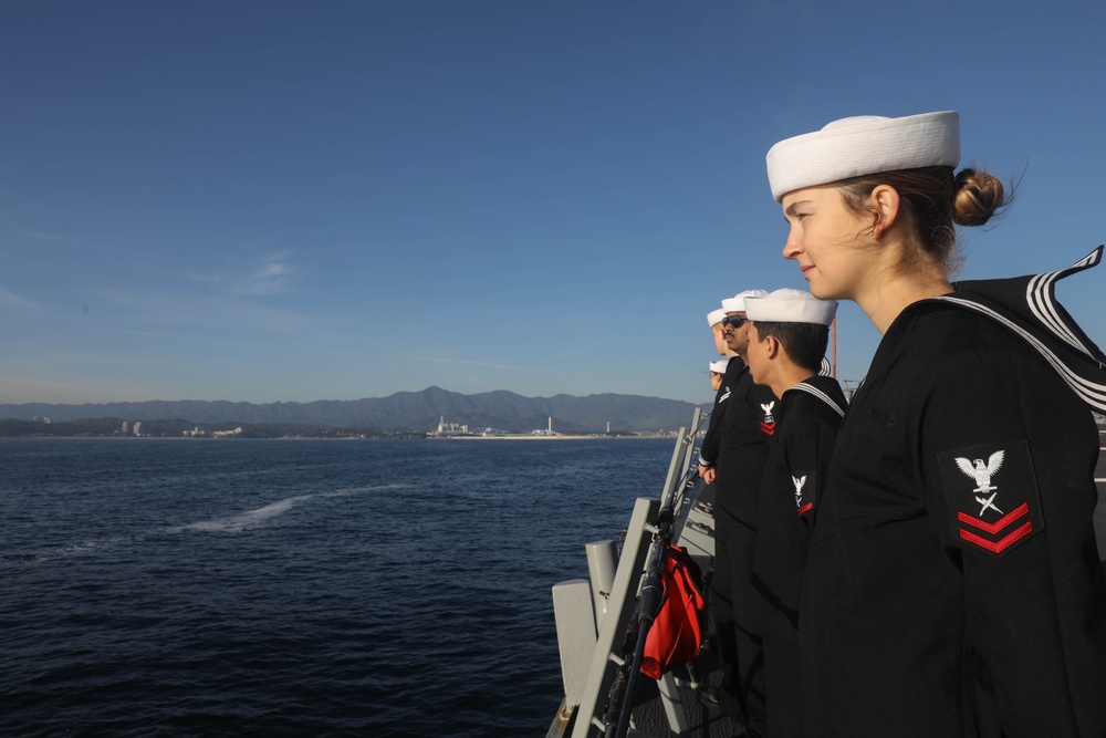 Sailors aboard the USS Rafael Peralta (DDG 115) conduct a Sea and Anchor detail in Donghae, South Korea