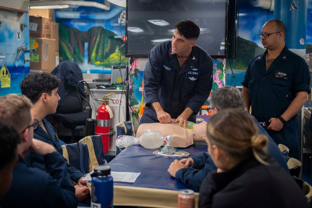 USS Hopper (DDG 70) Sailors Facilitate CPR Certification Class in the Pacific Ocean