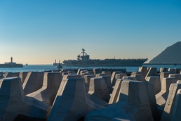 USS Carl Vinson (CVN 70) Visits Busan, Republic of Korea