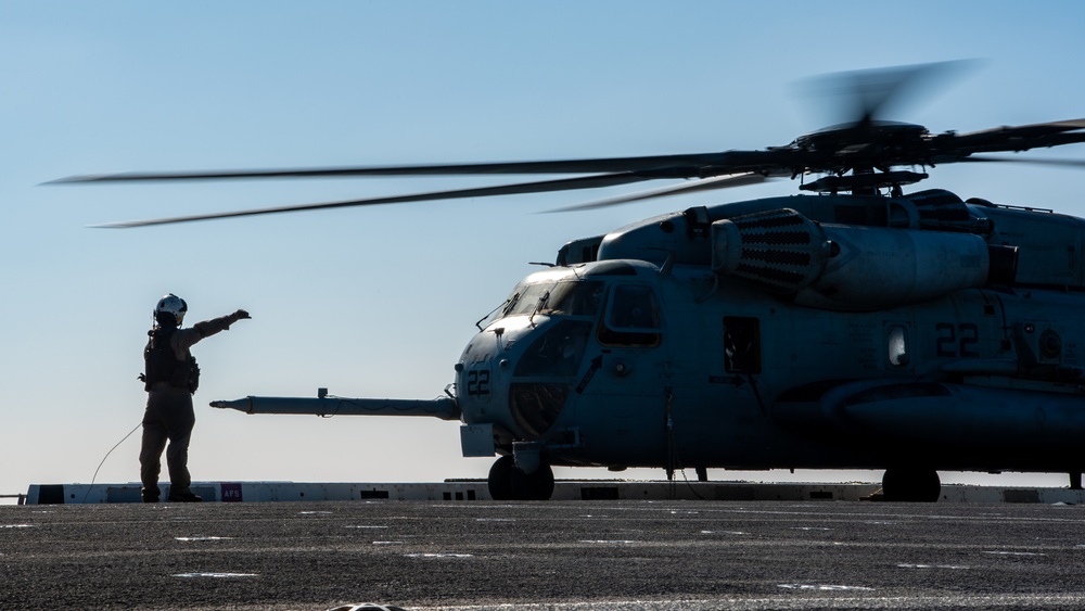 15th MEU Lifts Off