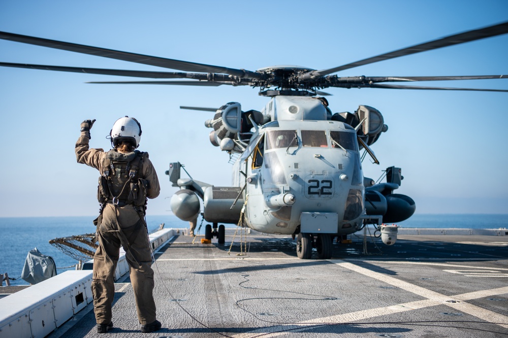 15th MEU Lifts Off