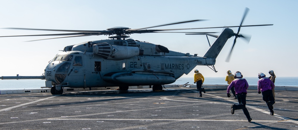 15th MEU Lifts Off