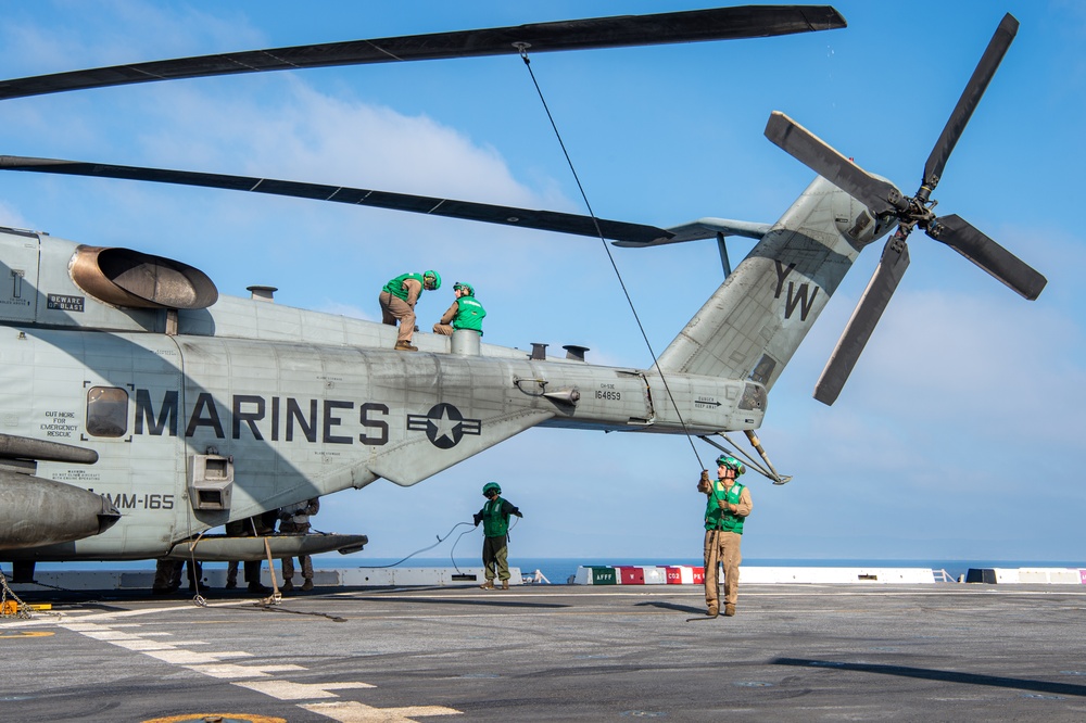 15th MEU Lifts Off