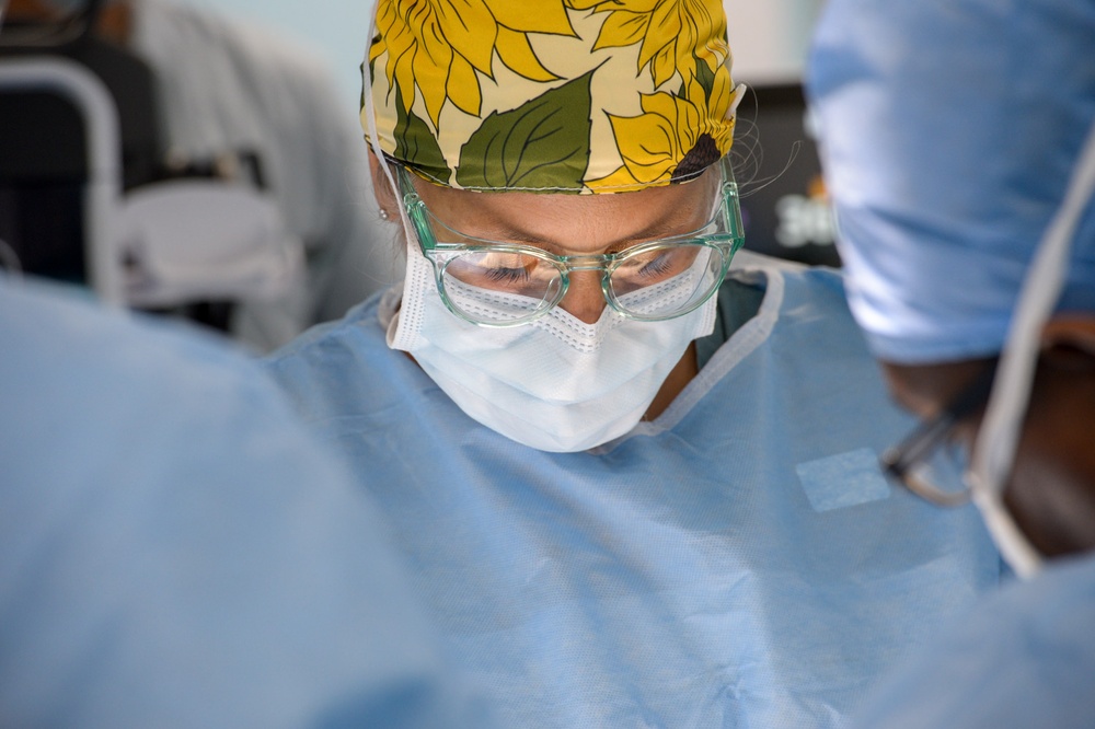 DVIDS Images Pacific Partnership 2024 1 Surgery Aboard USNS Mercy   1000w Q95 