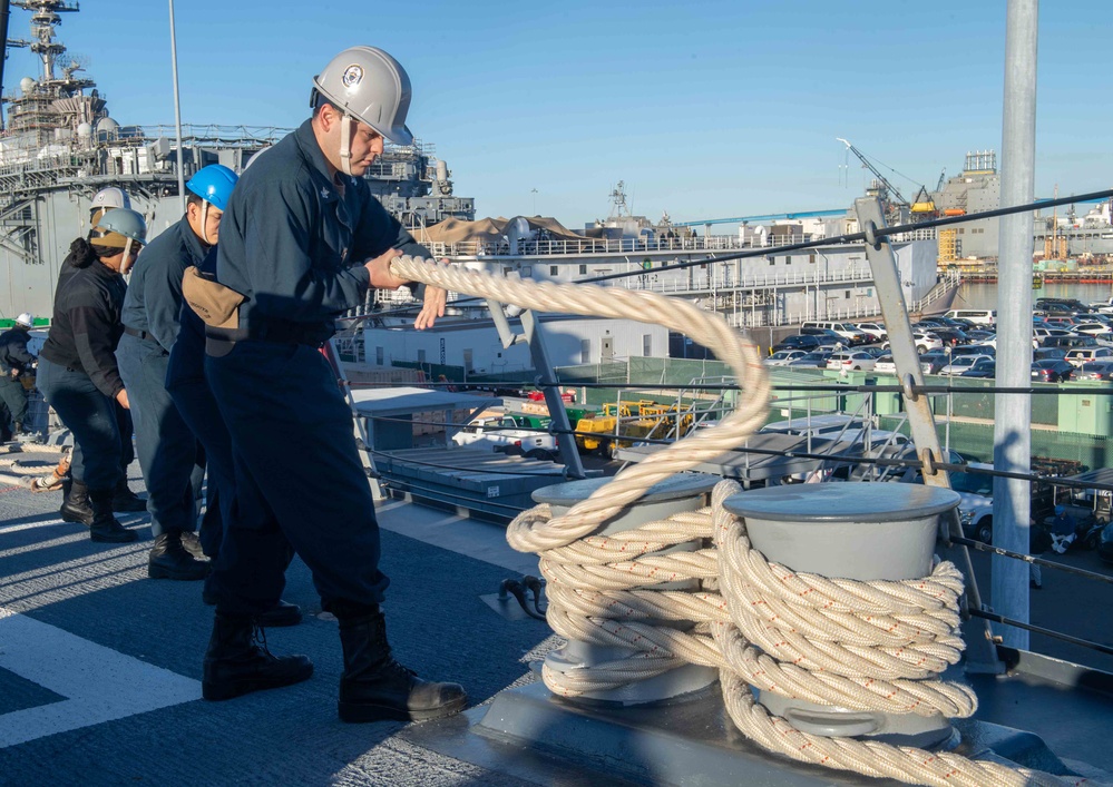 USS Daniel Inouye Nov. 9