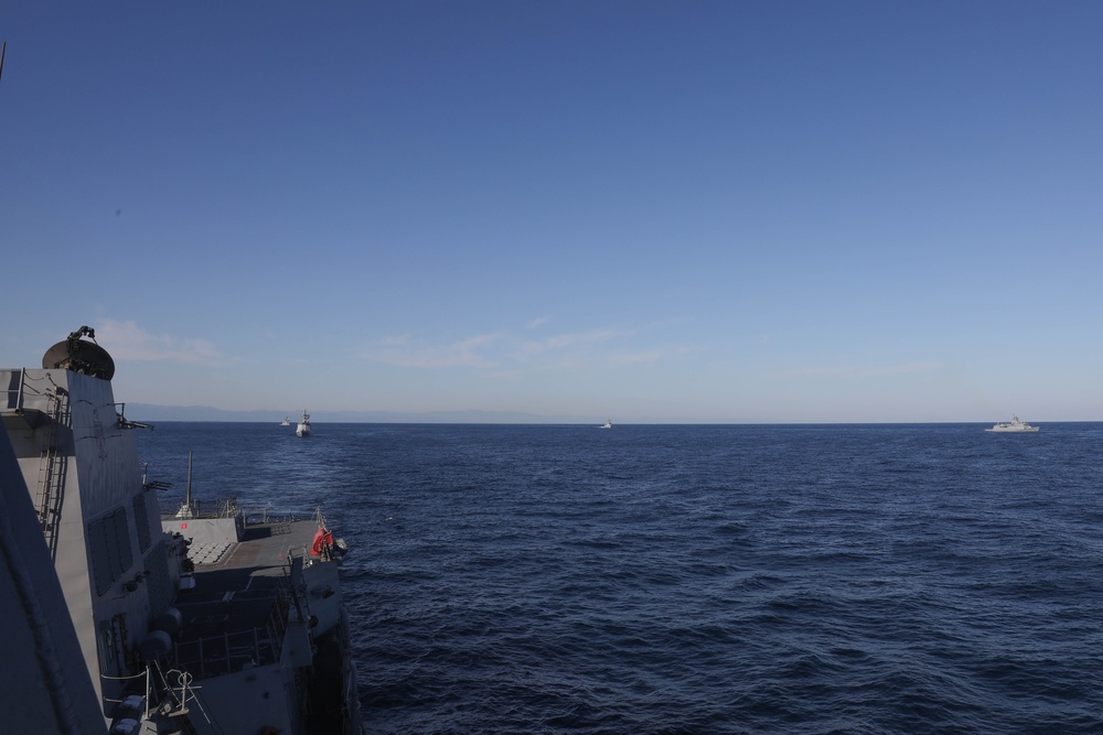 Sailors aboard the USS Rafael Peralta (DDG 115) conduct Maritime Counter Special Operations Exercise (MCSOFEX) with the Republic of Korea (ROK) Navy