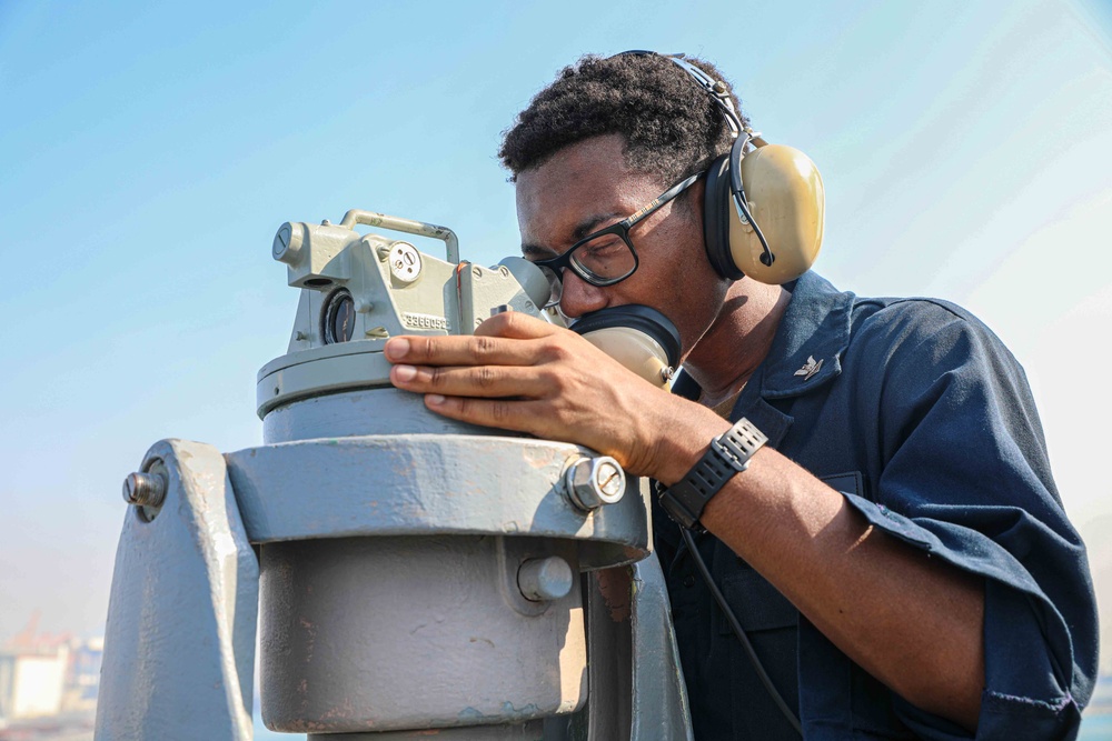 USS Carter Hall (LSD 50) Conducts Watch Standing Operations