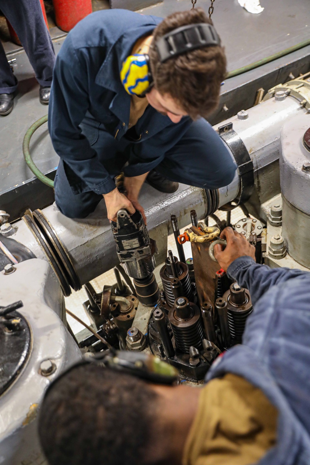 USS Carter Hall (LSD 50) Conducts Maintenance Repairs, Nov. 14, 2023