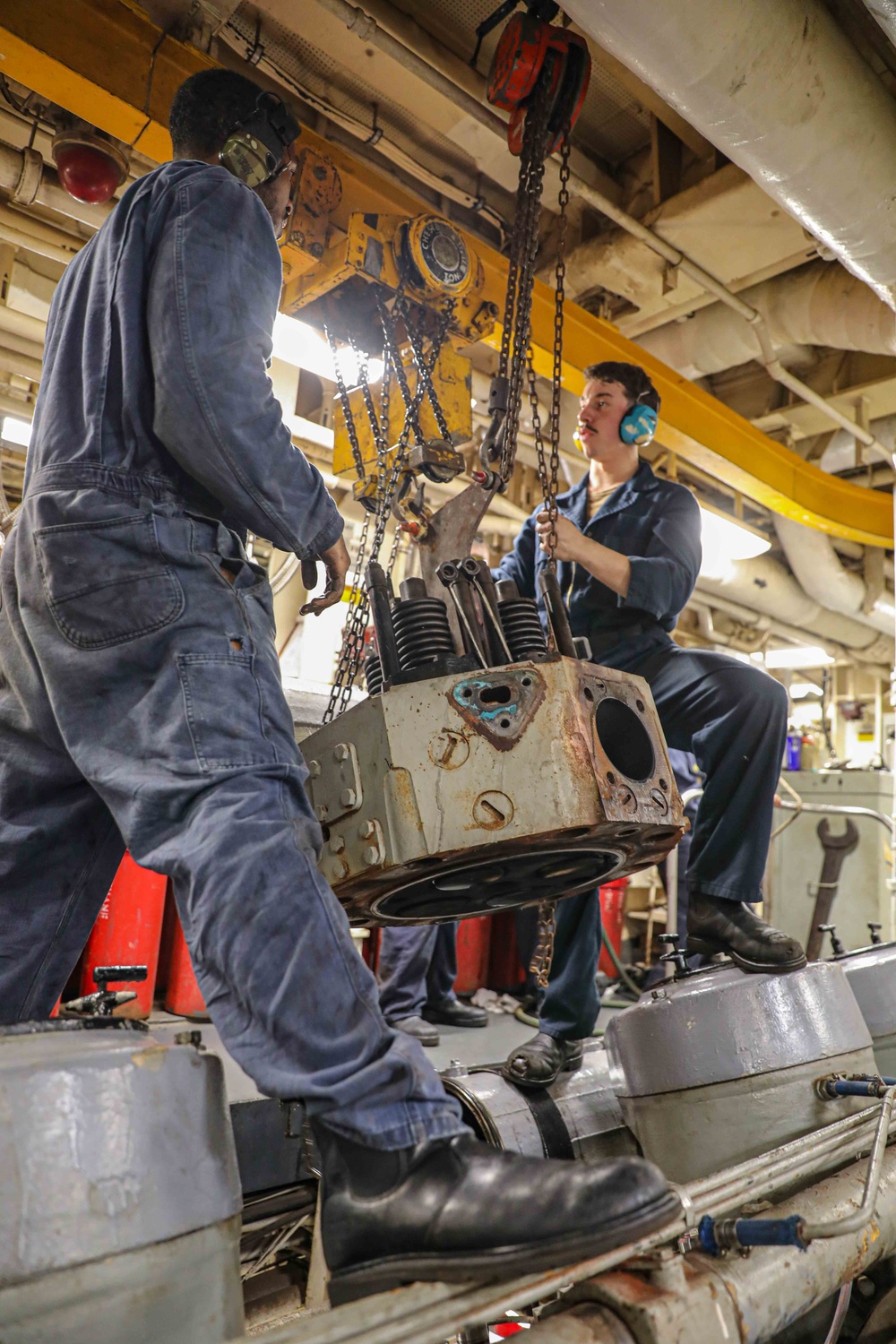 USS Carter Hall (LSD 50) Conducts Maintenance Repairs, Nov. 14, 2023