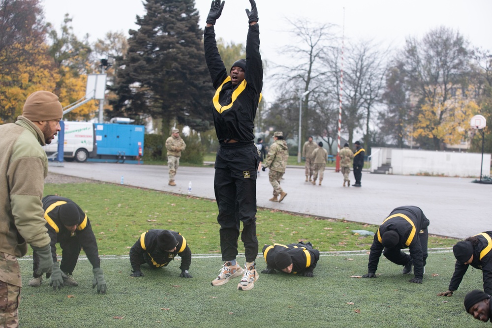 Powidz US Soldiers celebrate Marne's Birthday with a physical fitness competition