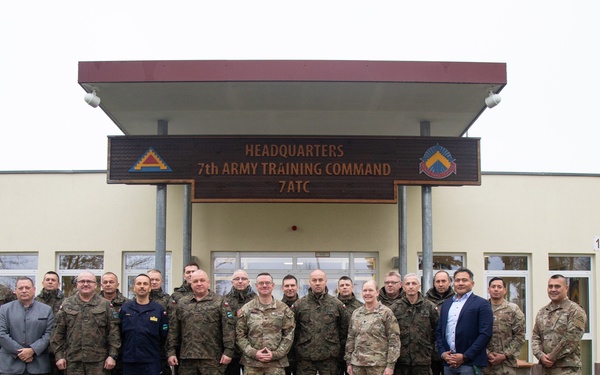 Polish GENCOM visits 7ATC