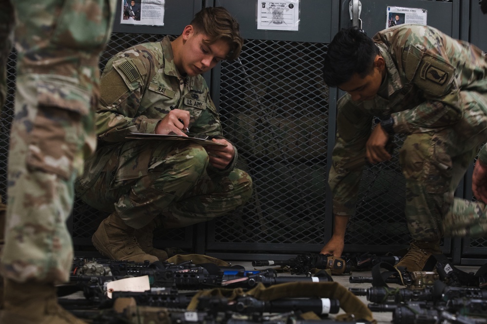 Battle Company, 173rd Airborne Brigade Paratroopers conduct layouts