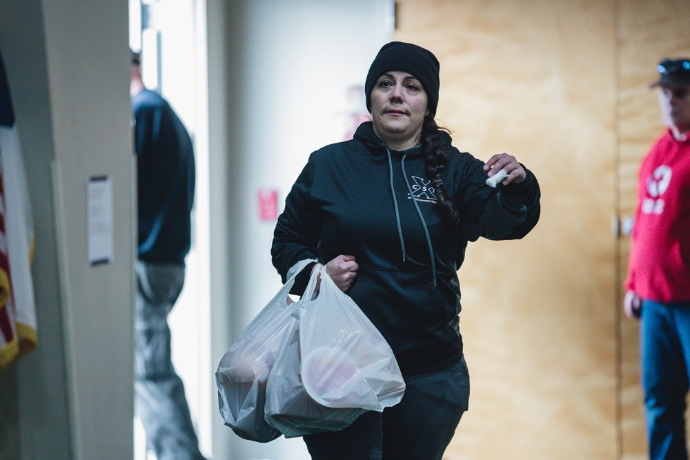 10th Civil Support Team, Joint Base Lewis McChord Red Cross and Loaves &amp; Fishes deliver Thanksgiving meals
