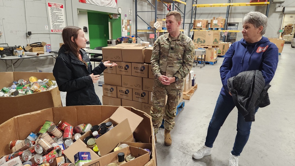 USACE Buffalo District ERA delivers food drive donations